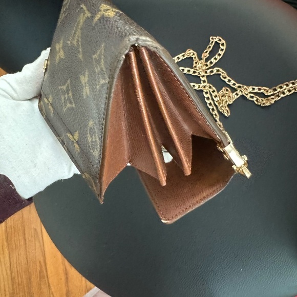 - Louis Vuitton Monogram Portefeiulle Sarah Long Bifold Wallet/converted - Picture 8 of 16